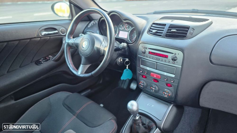Alfa Romeo GT 1.9 JTD M-JET Q2 - 19
