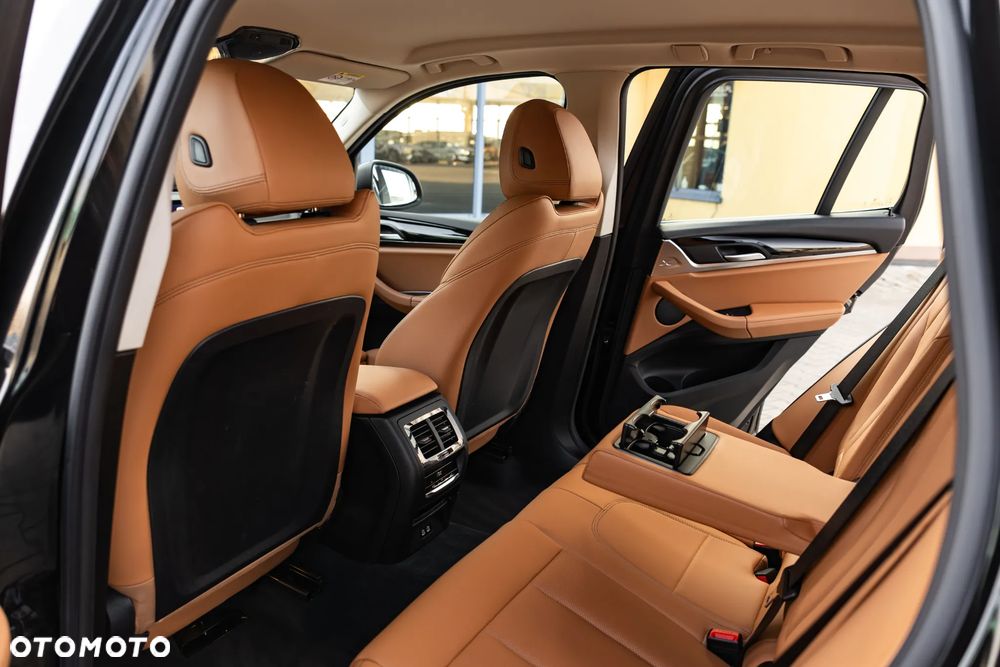 BMW X3 sDrive18d Advantage - 28