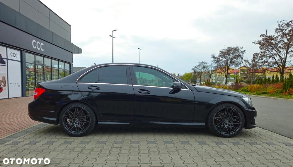 Mercedes-Benz Klasa C 200 CGI BlueEff Avantgarde - 3