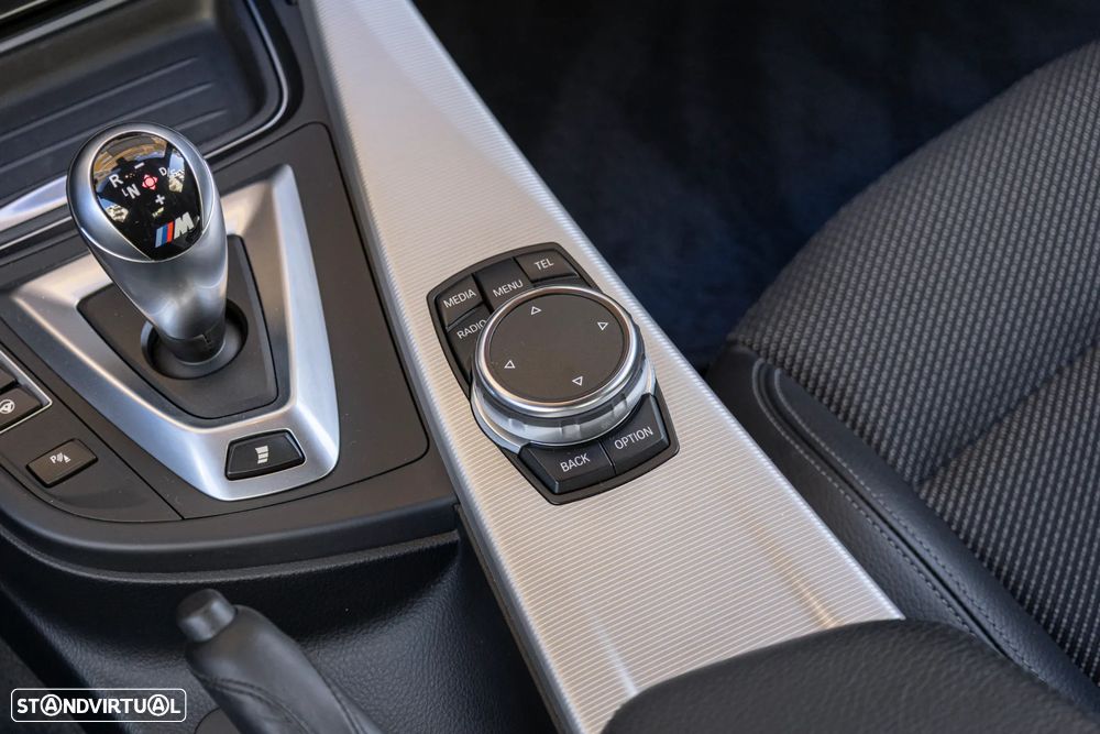 BMW M4 Auto - 31
