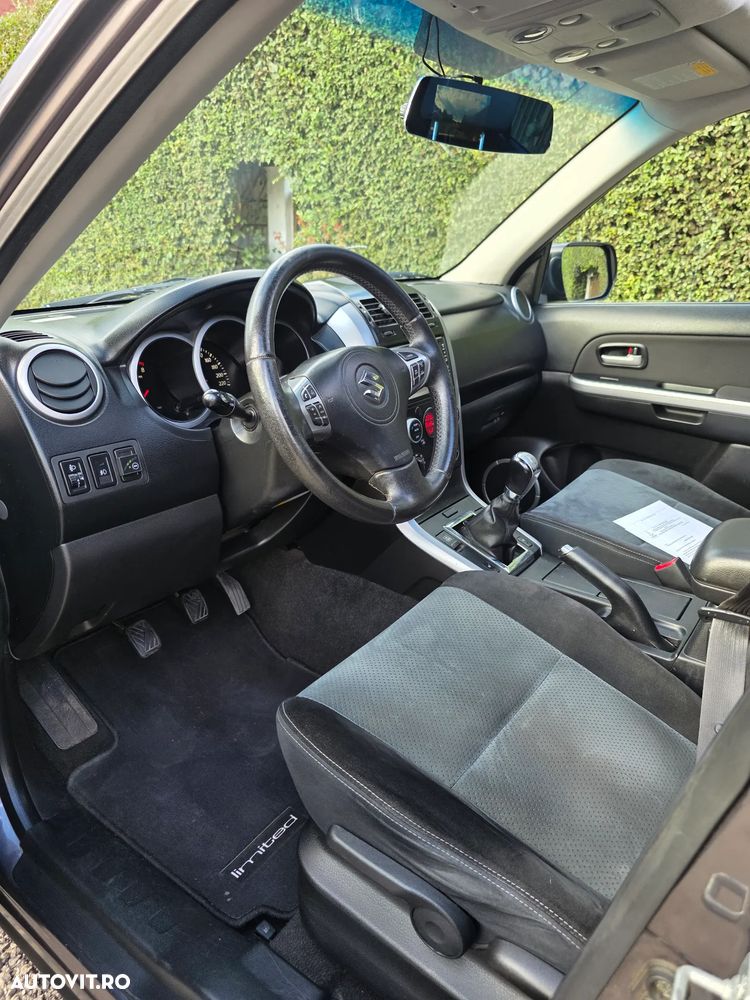 Suzuki Grand Vitara 2.4i JLX - 25