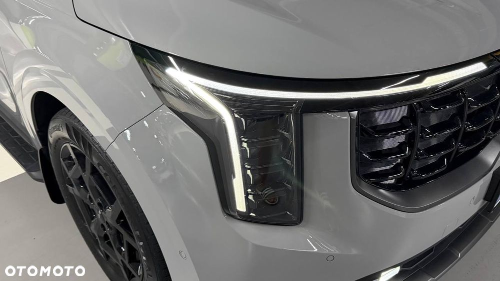 Kia Carnival - 10