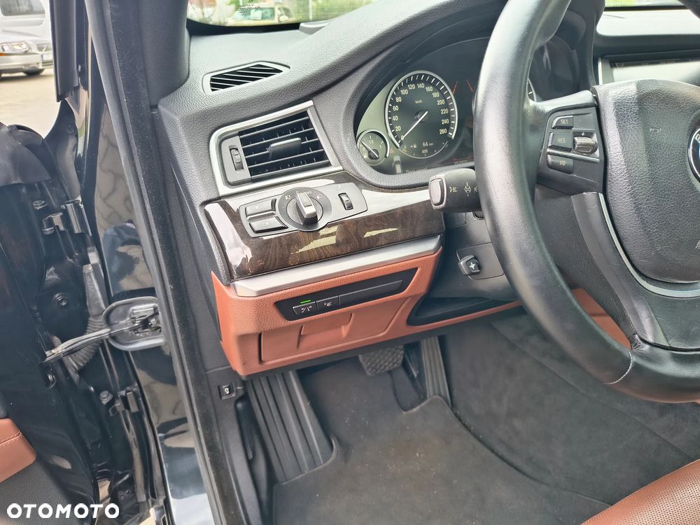 BMW 5GT 535i - 8