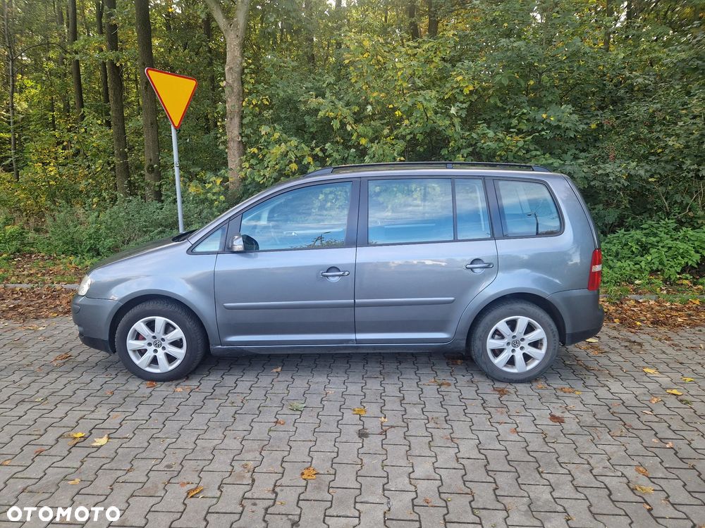 Volkswagen Touran - 5