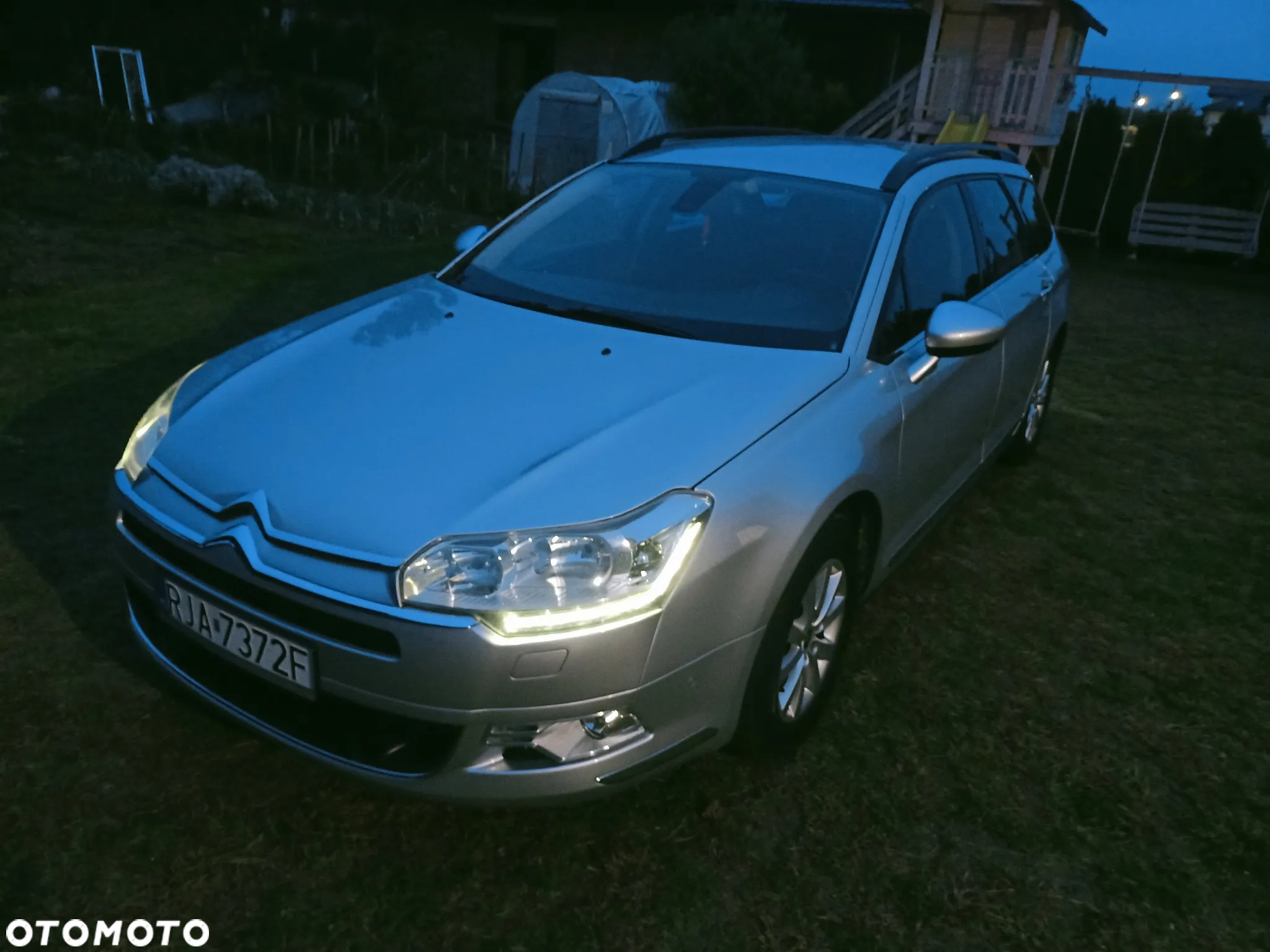 Citroën C5 Tourer e-HDi 115 EGS6 FAP Tendance - 8