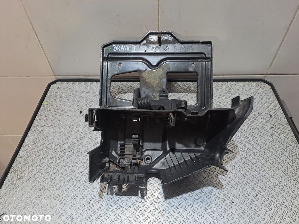 podstawa akumulatora Fiat Bravo II 2008 - 2