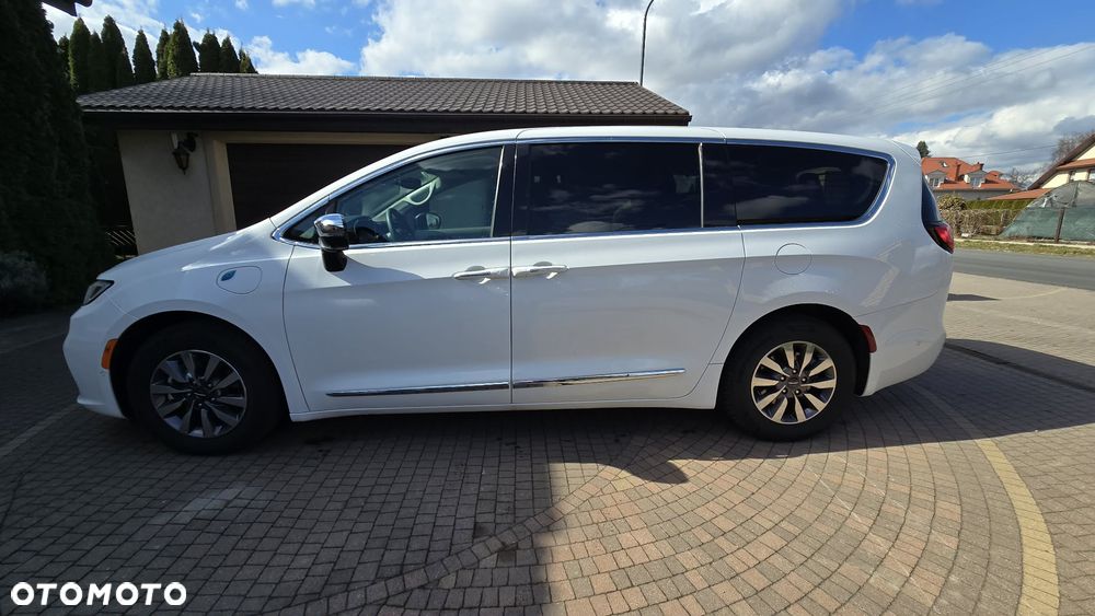 Chrysler Pacifica - 20