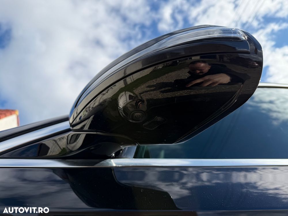 Mercedes-Benz E - 12