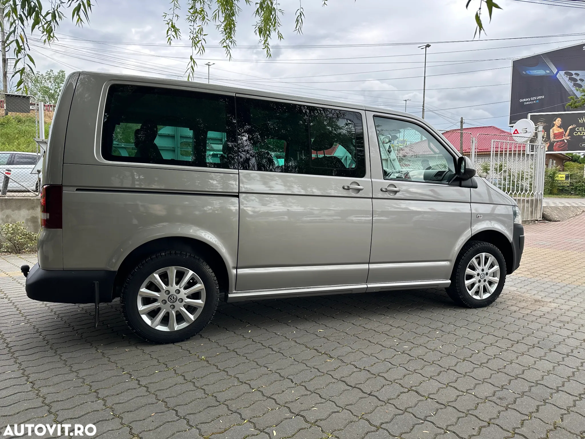 Volkswagen Multivan - 14