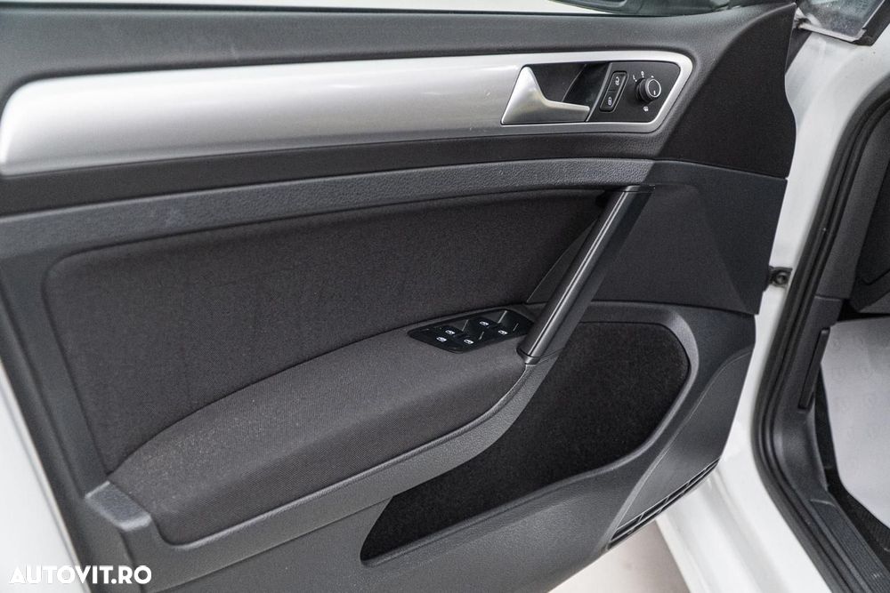 Volkswagen Golf 1.0 TSI BlueMotion Comfortline - 24