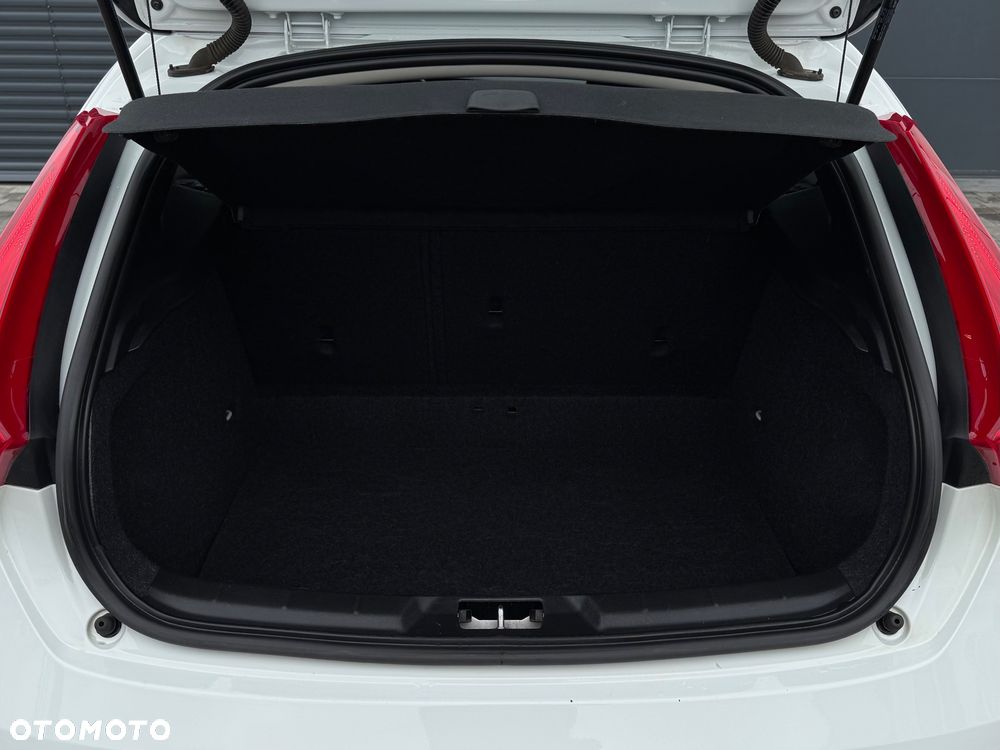 Volvo V40 T2 You - 35