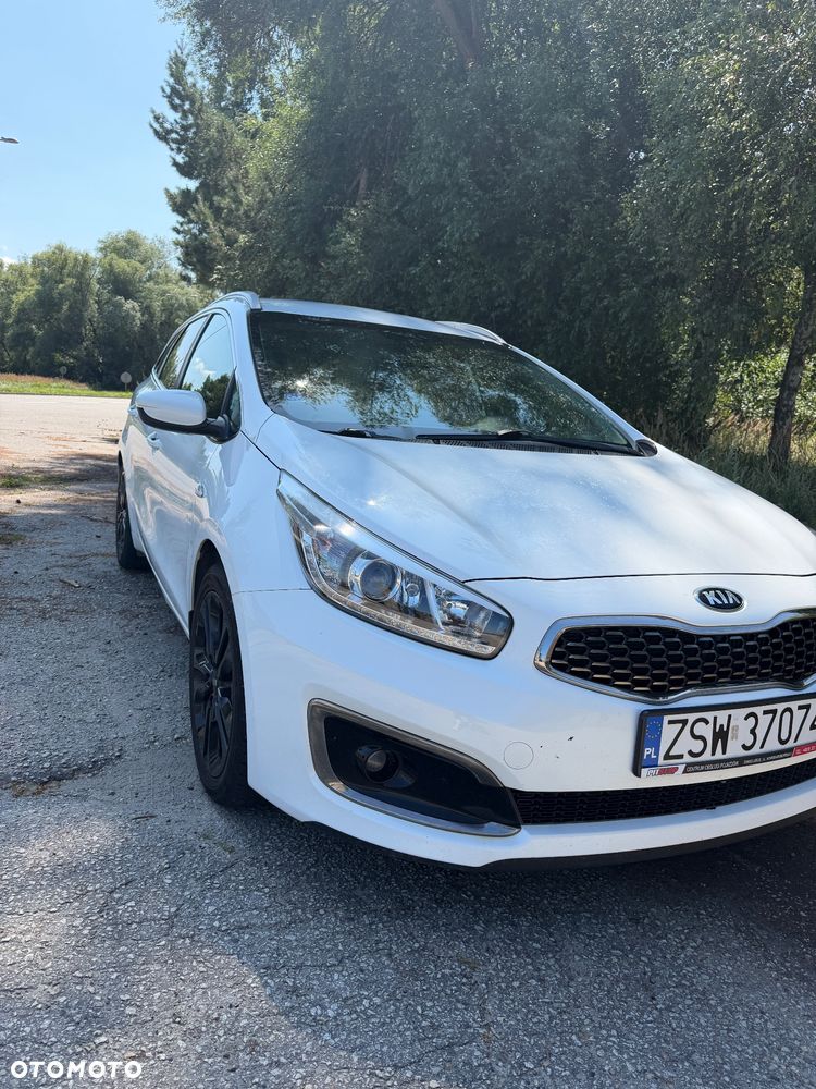 Kia Ceed - 1