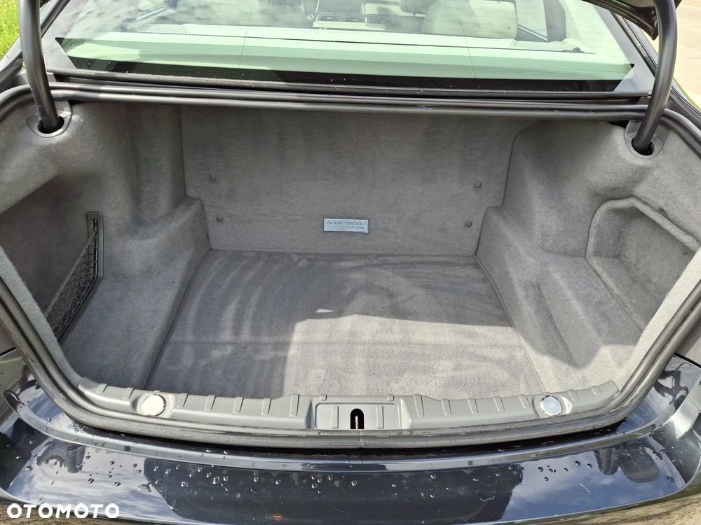 BMW Seria 7 740i - 36