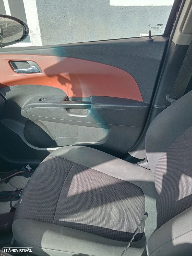 Chevrolet Aveo 1.3 VCDi LTZ - 4