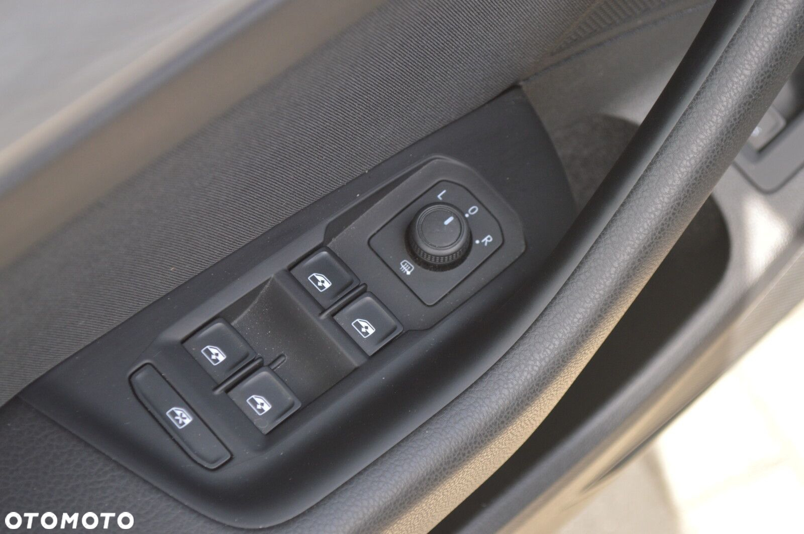 Volkswagen Passat 2.0 TSI Business DSG - 7