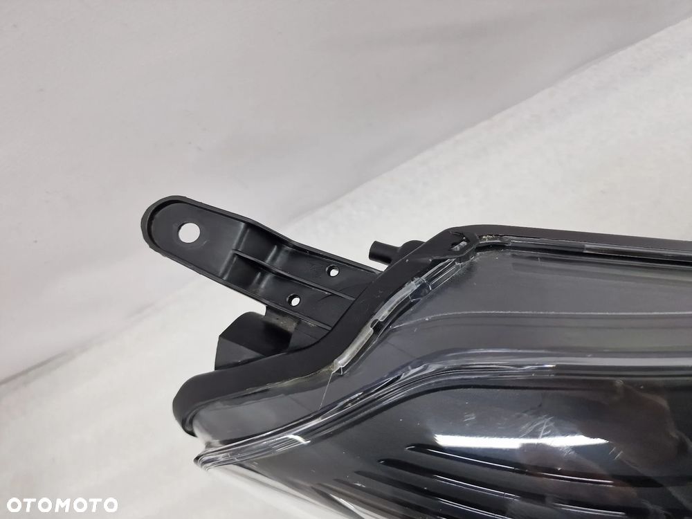 TOYOTA YARIS III 3 LIFT 14- PRAWA LAMPA PRZEDNIA PRZÓD SOCZEWKA , NR KOITO 0D-160 , NR AUKCJI LA276 - 3