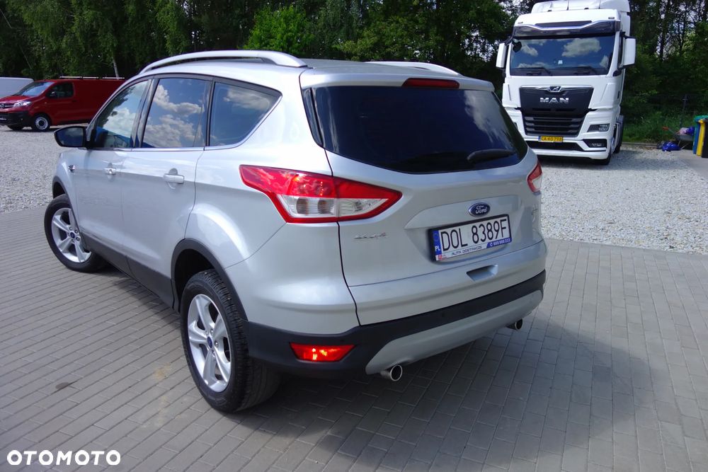 Ford Kuga 1.5 EcoBoost 2x4 Trend - 3