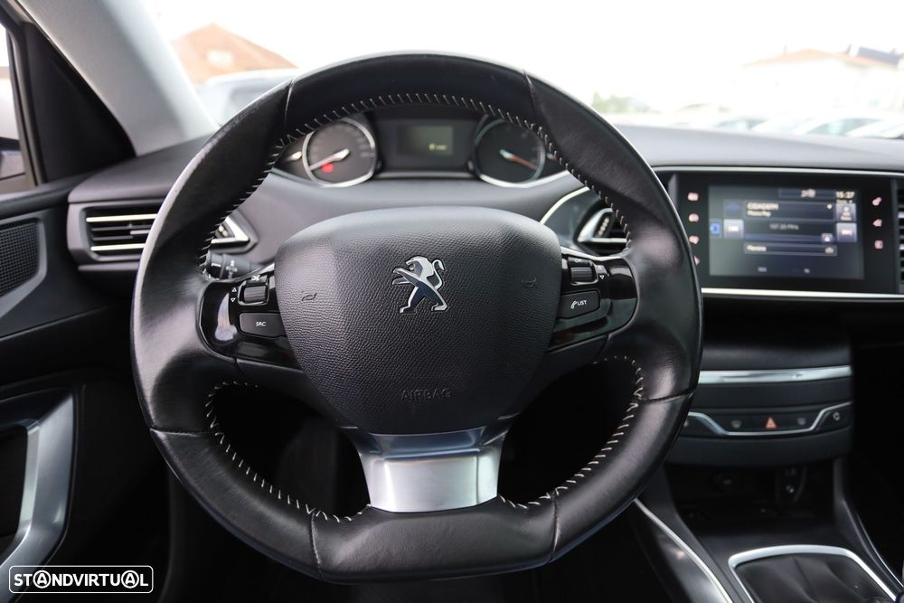 Peugeot 308 1.6 BlueHDi Allure J17 - 17