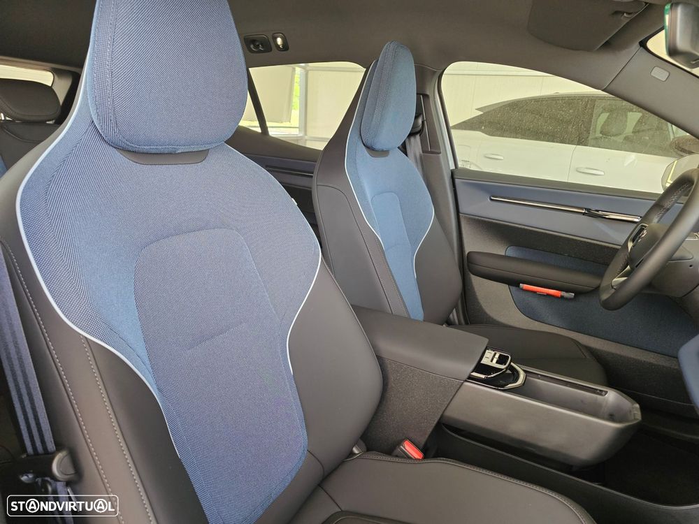 Volvo EX30 69 kWh Single Motor Extended Range Core - 9