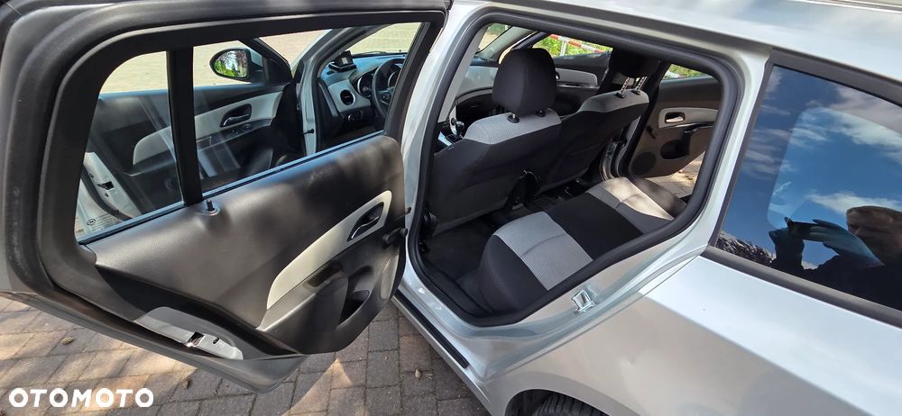 Chevrolet Cruze 1.6 LS - 16