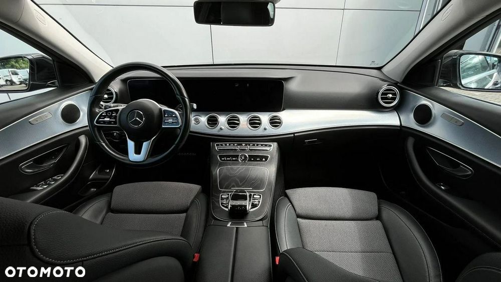 Mercedes-Benz Klasa E 220 d 4-Matic 9G-TRONIC - 17