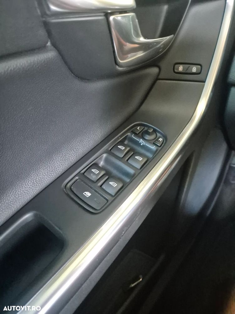 Volvo XC 60 D5AWD Summum - 27