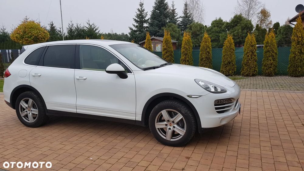 Porsche Cayenne Standard - 2