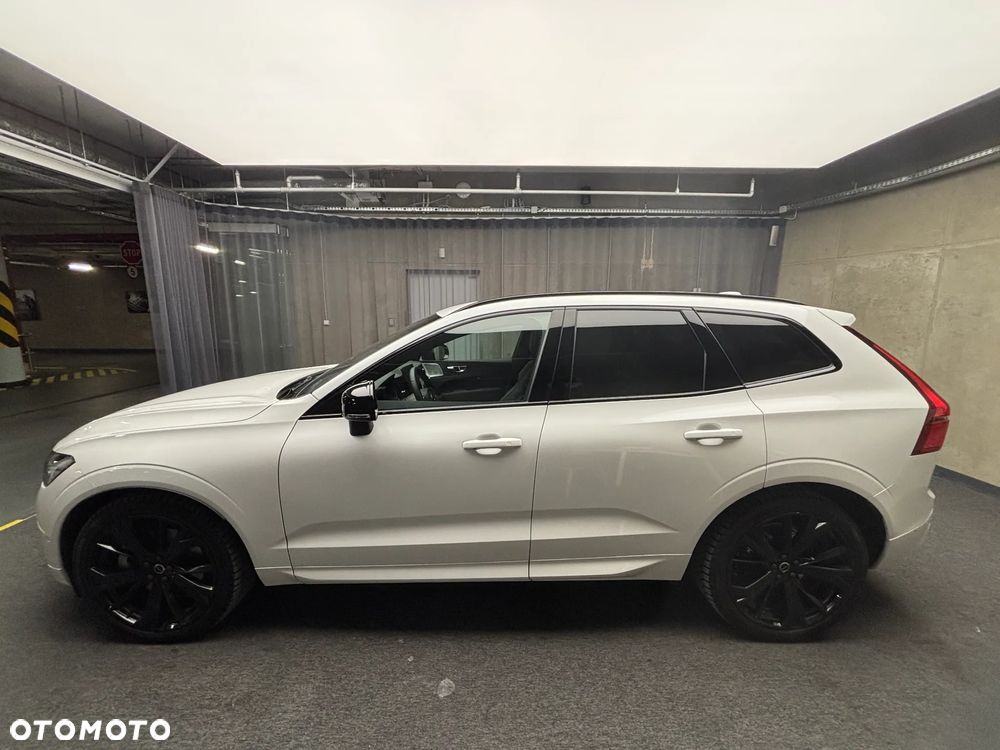 Volvo XC 60 B5 B AWD Ultra Black Edition - 16