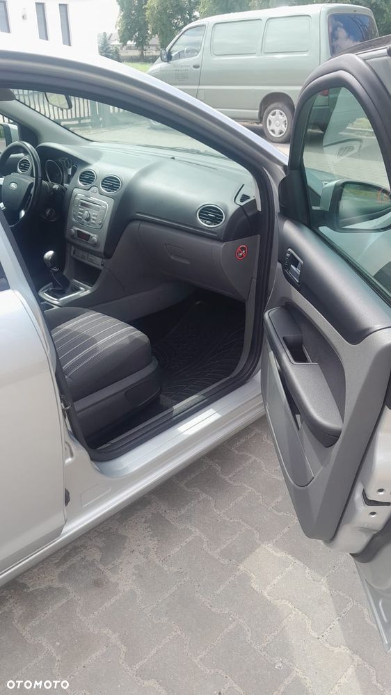 Ford Focus 1.6 TDCi Ambiente - 4