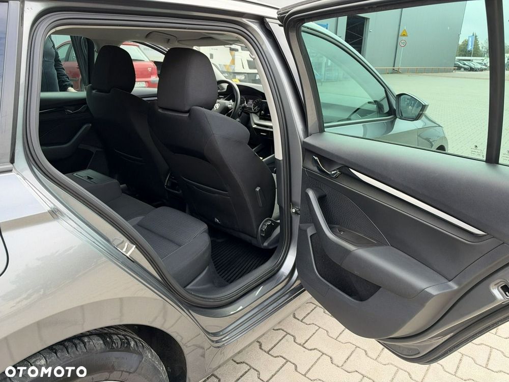 Skoda Octavia 2.0 TDI DSG Ambition - 17