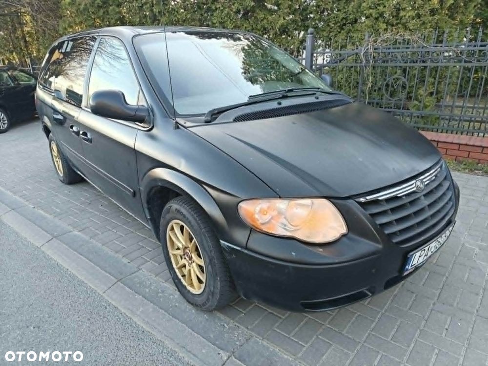 Chrysler Town & Country - 1