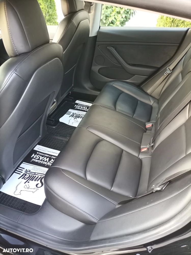 Tesla Model 3 - 7