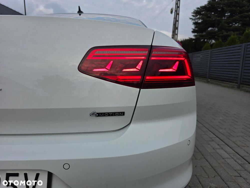 Volkswagen Passat 2.0 TDI 4Mot Elegance DSG - 8
