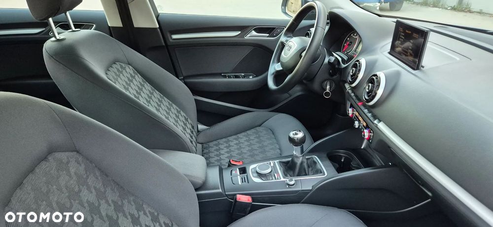 Audi A3 Sportback 1.2 TFSI Attraction - 9