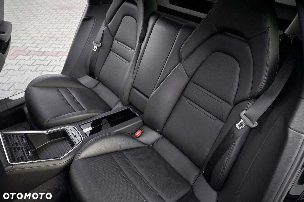Porsche Panamera 4S - 29
