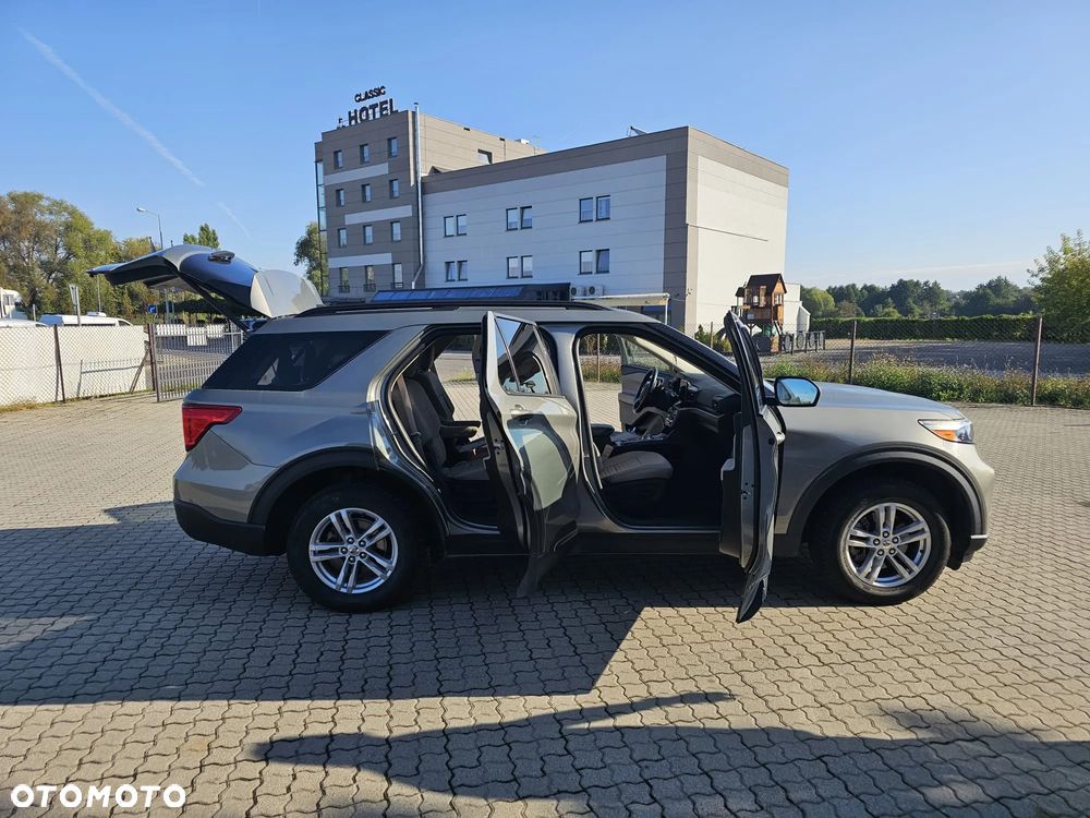 Ford Explorer - 17