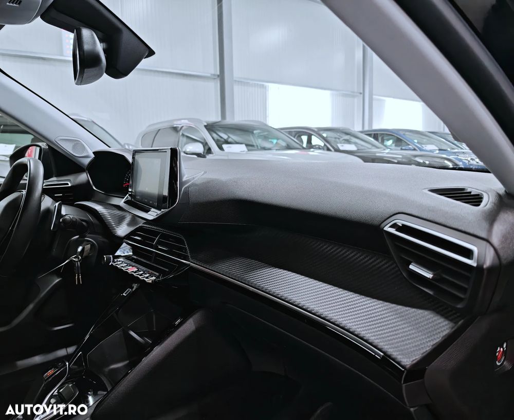 Peugeot 2008 PureTech 130 Stop&Start EAT6 Allure - 8