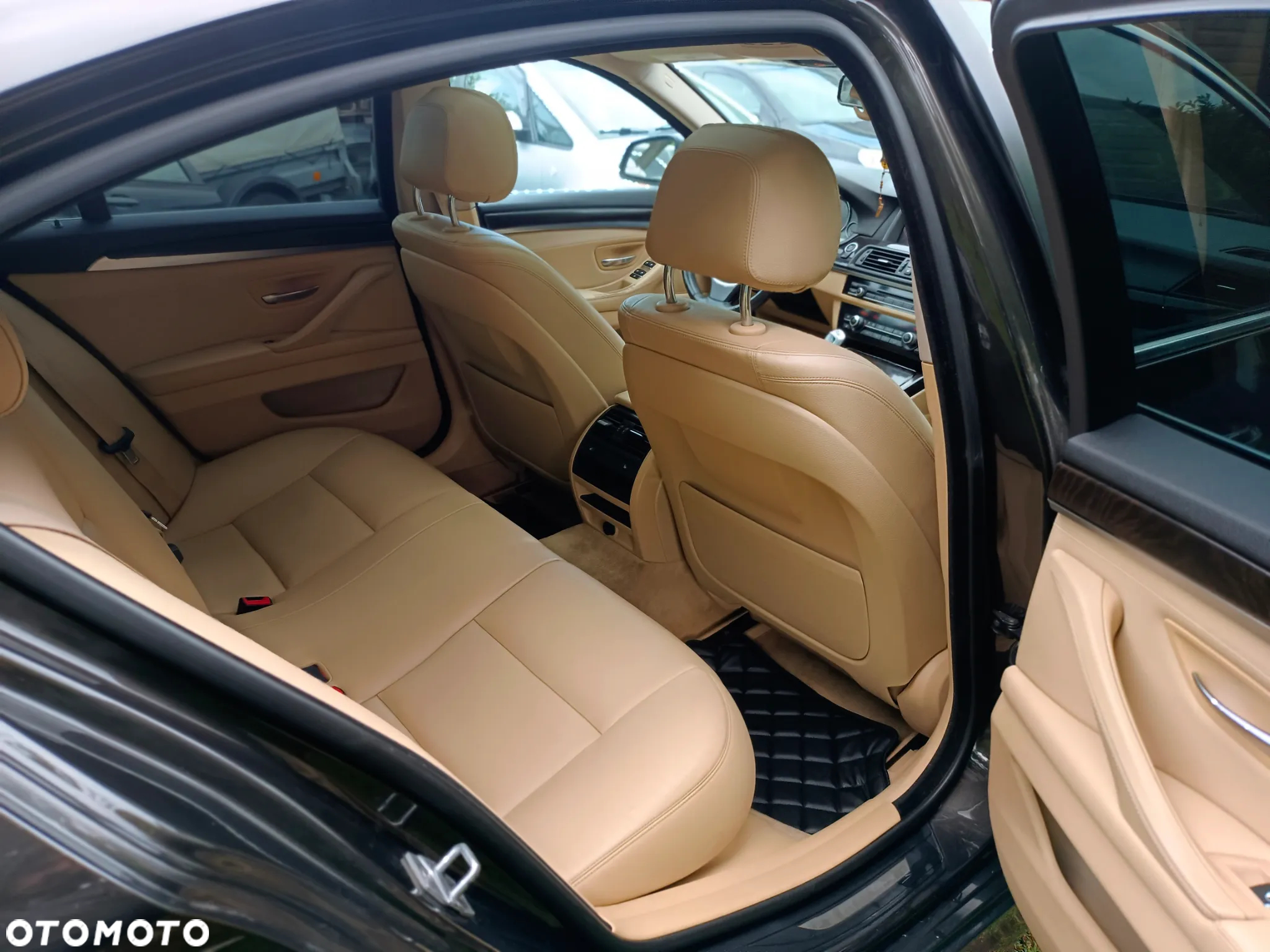 BMW Seria 5 528i xDrive Luxury Line - 15