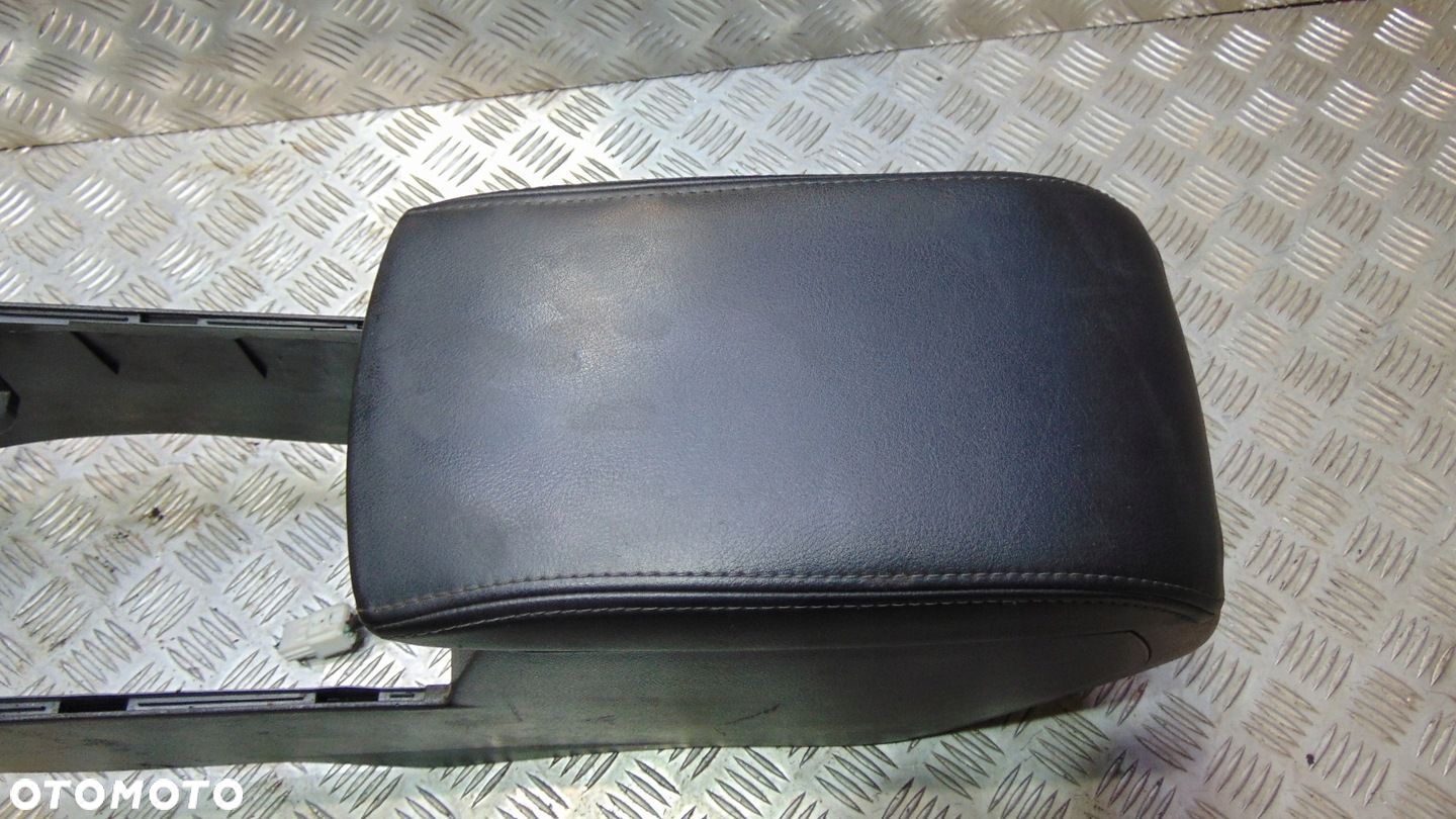 PODŁOKIETNIK TUNEL MAZDA 6 II GH EUROPA - 2