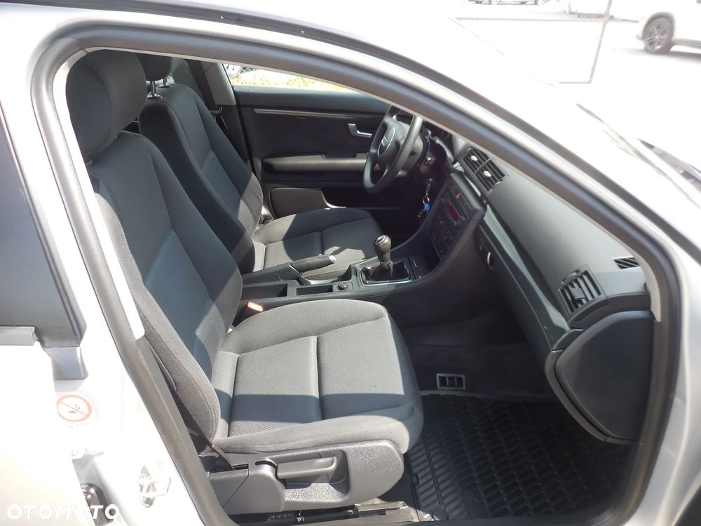 Audi A4 Limousine - 11