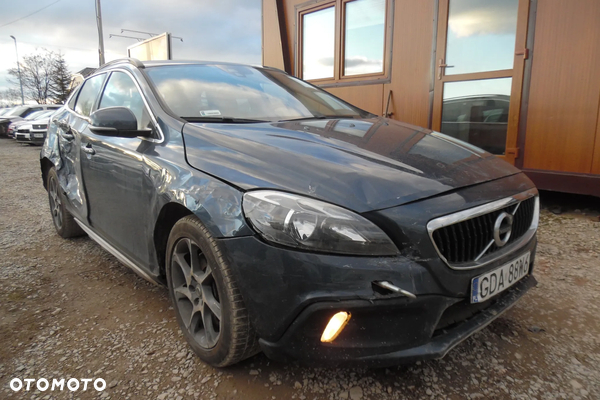 Volvo V40 Cross Country T3 Drive-E Ocean Race