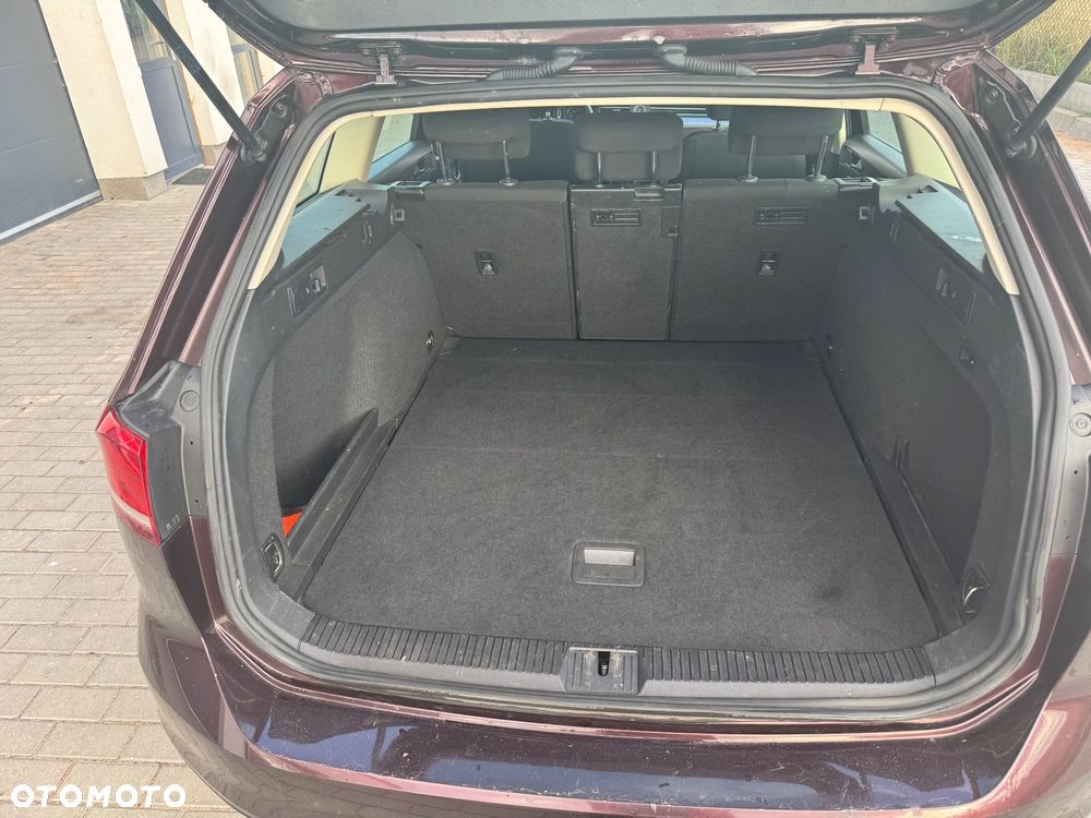 Volkswagen Passat - 8