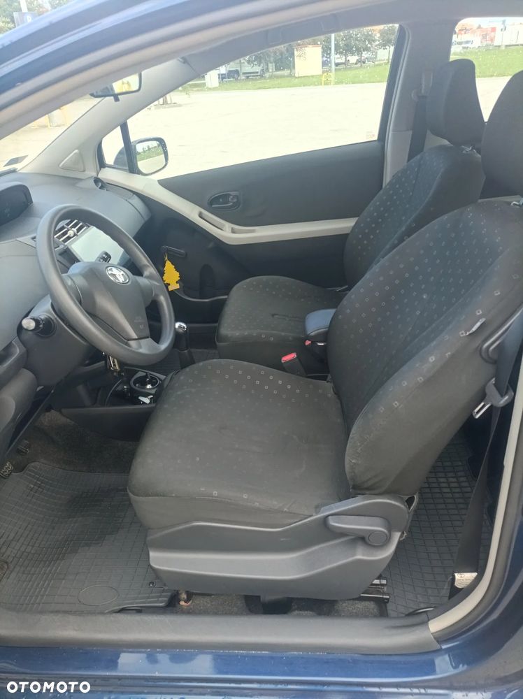 Toyota Yaris 1.3 Luna A/C - 10