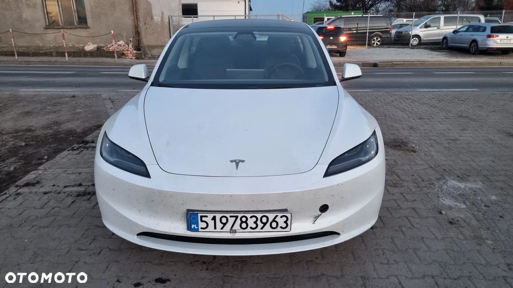 Tesla Model 3 - 8