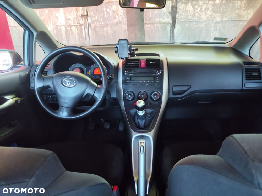Toyota Auris 1.33 VVT-i Terra - 10
