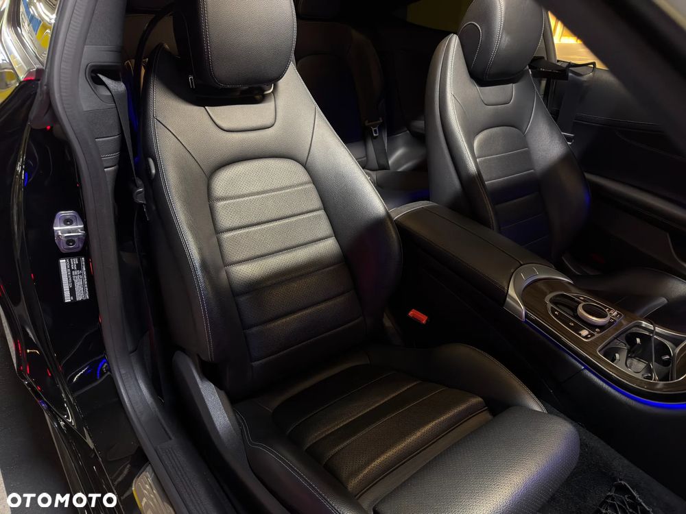Mercedes-Benz Klasa C 300 9G-TRONIC AMG Line - 33