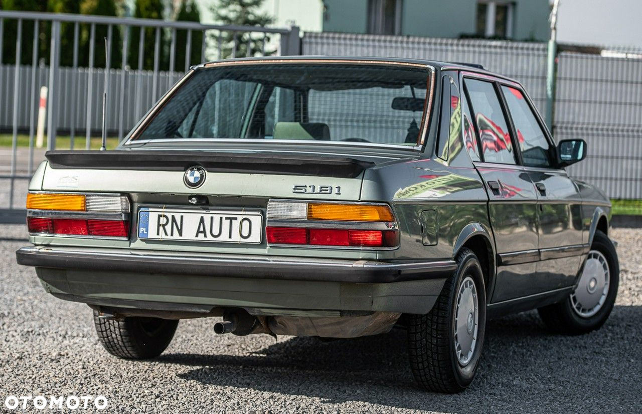 BMW Seria 5 518 i - 8