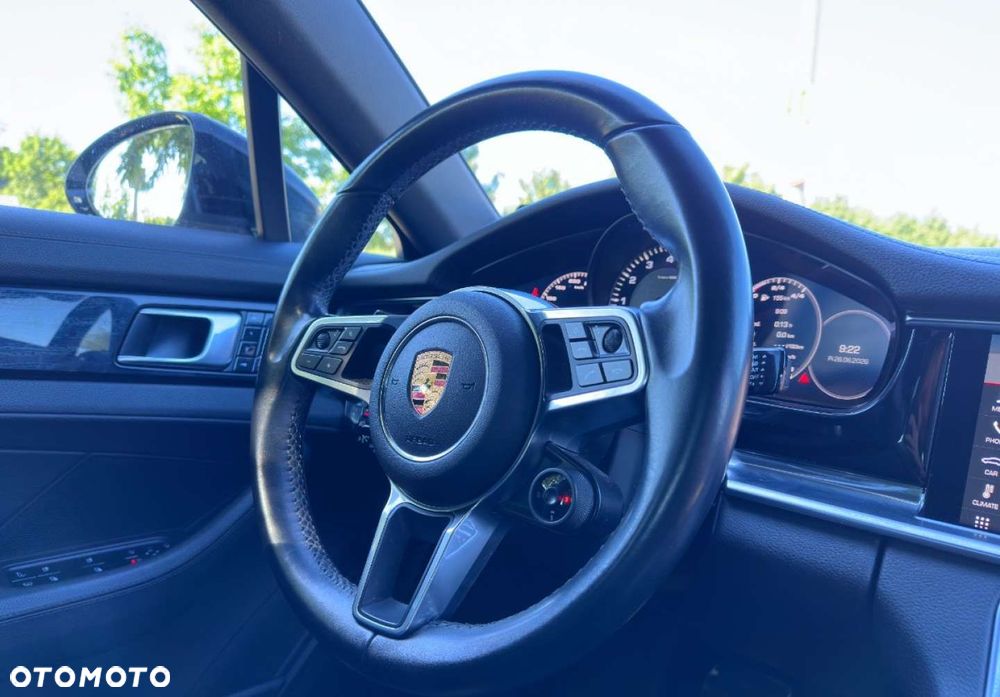 Porsche Panamera - 17