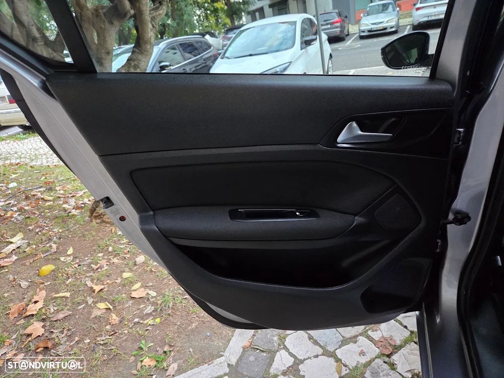 Peugeot 308 PureTech 130 GPF EAT8 Stop & Start Tech Edition - 15