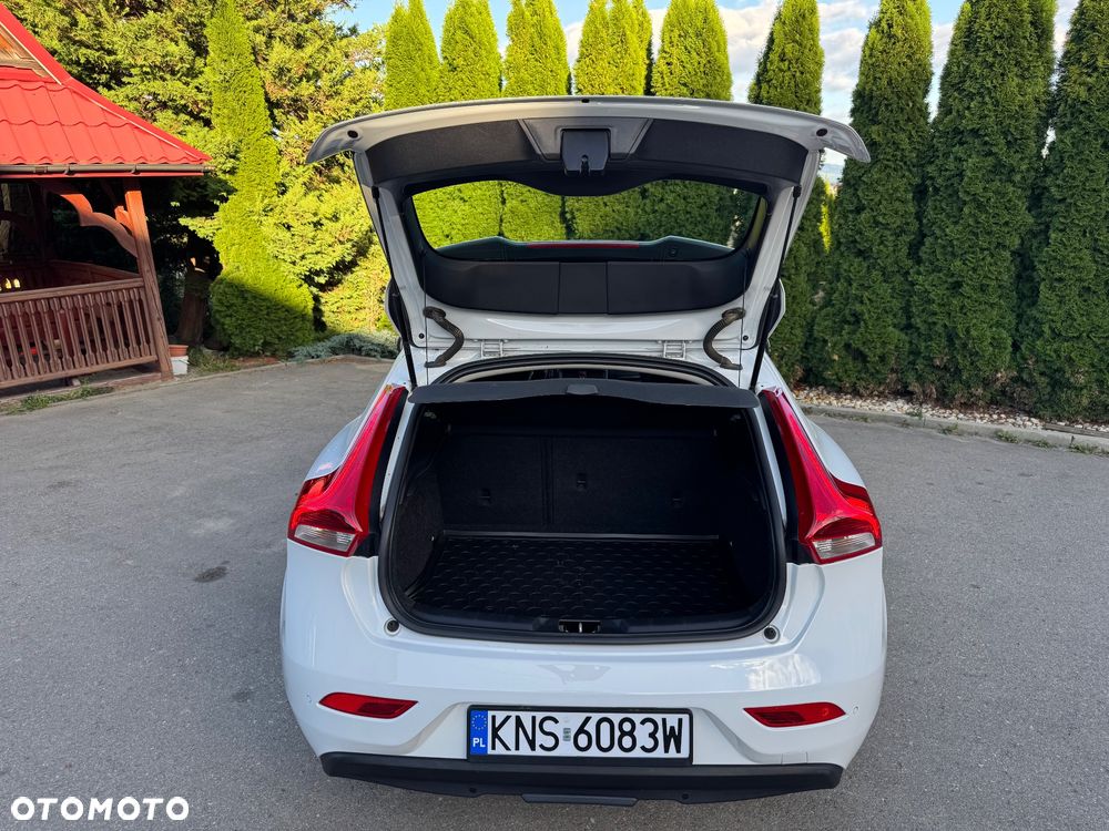 Volvo V40 T2 Geartronic Momentum - 22